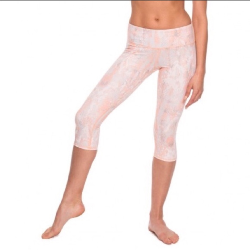 Alo Yoga pink snakeskin print capri leggings